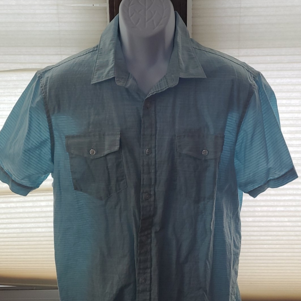 APT 9 Button shirt size L